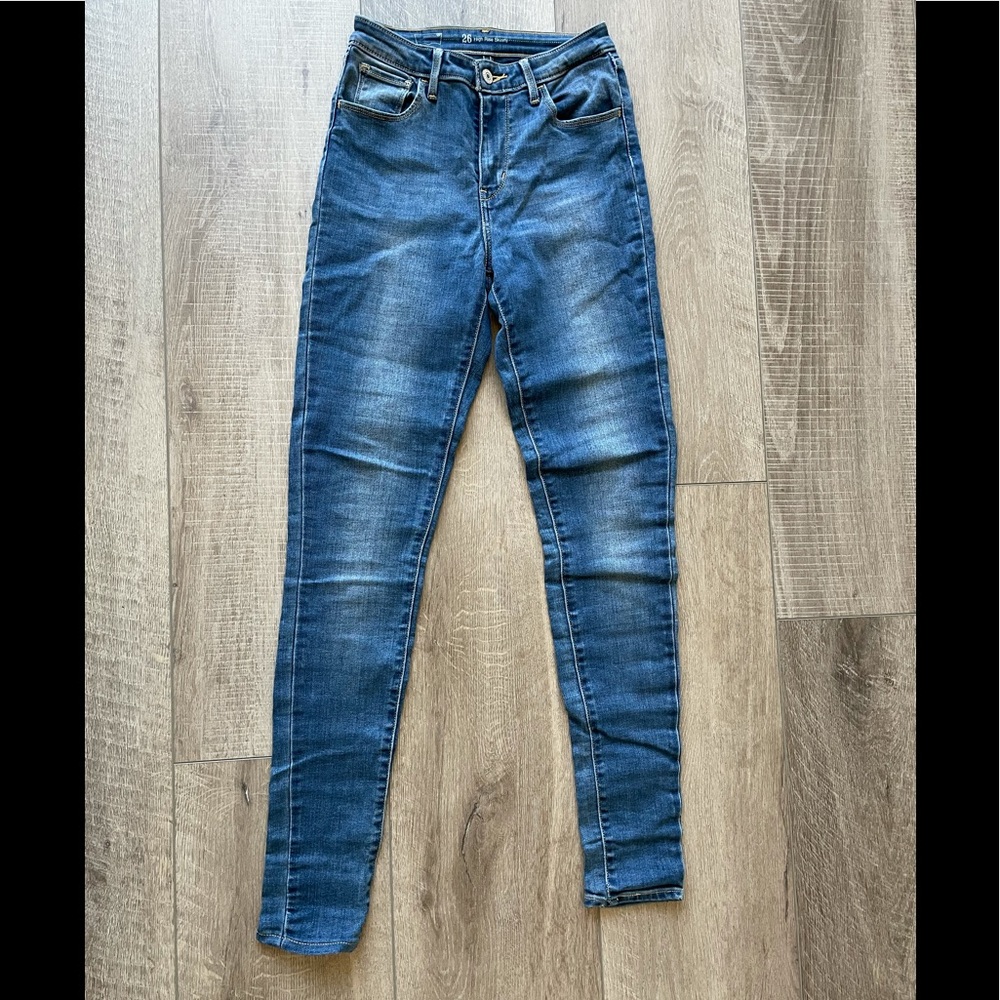 Levis High Rise Skinny Jean Size 26